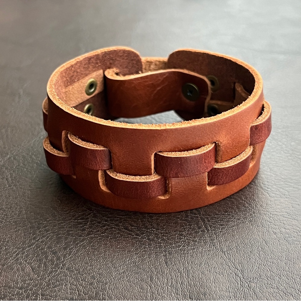 NEW Artisan made genuine leather bracelet